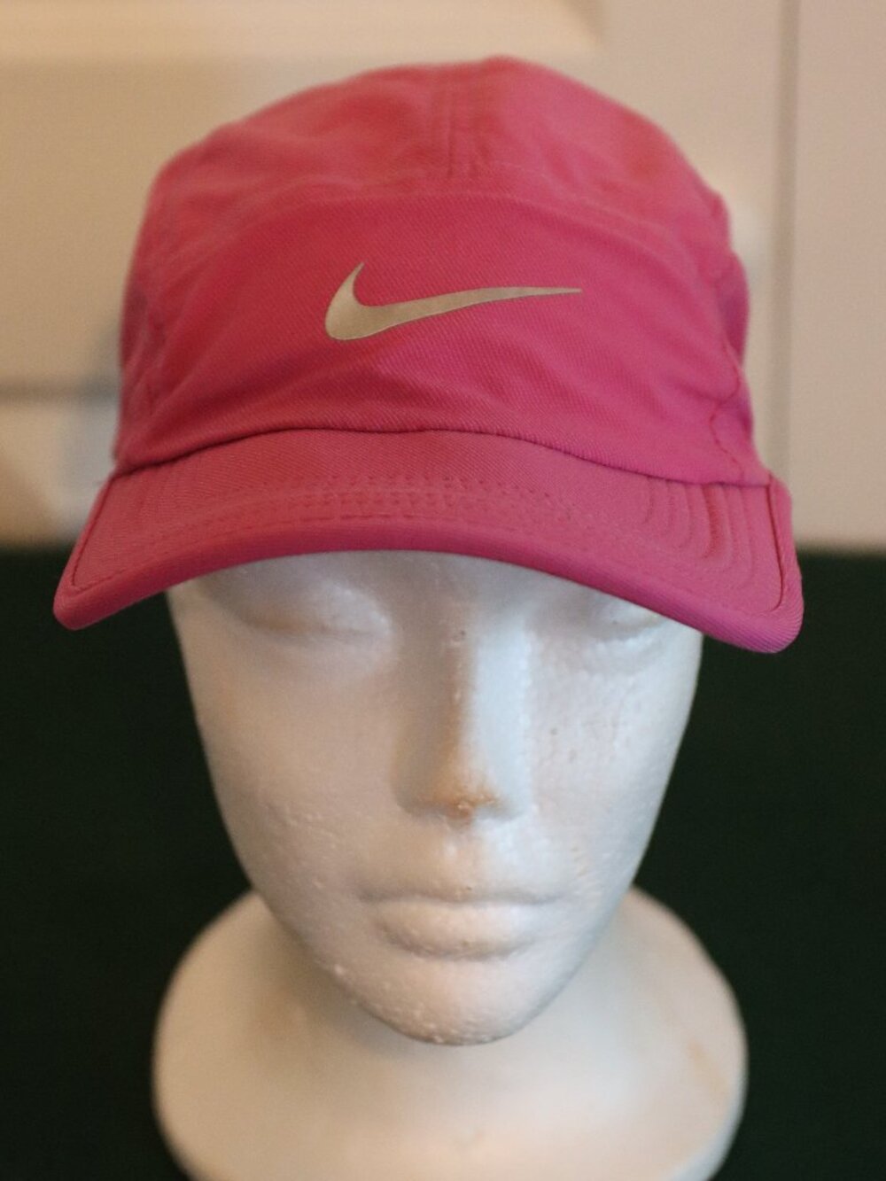 Nike Vibrant Pink AW84 Lightweight Running Cap Reflective Swoosh Hook Loop Strap